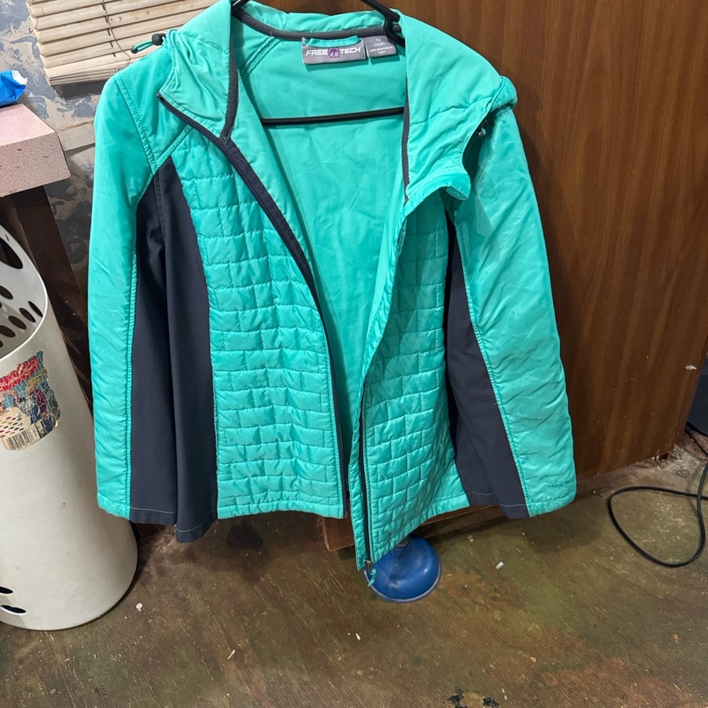 Stylish Teal and Black Women's Puffer Jacket - Picture 6 of 6